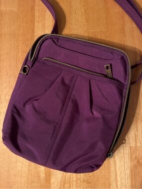 Travelon Adjustable Strap Crossbody Bag